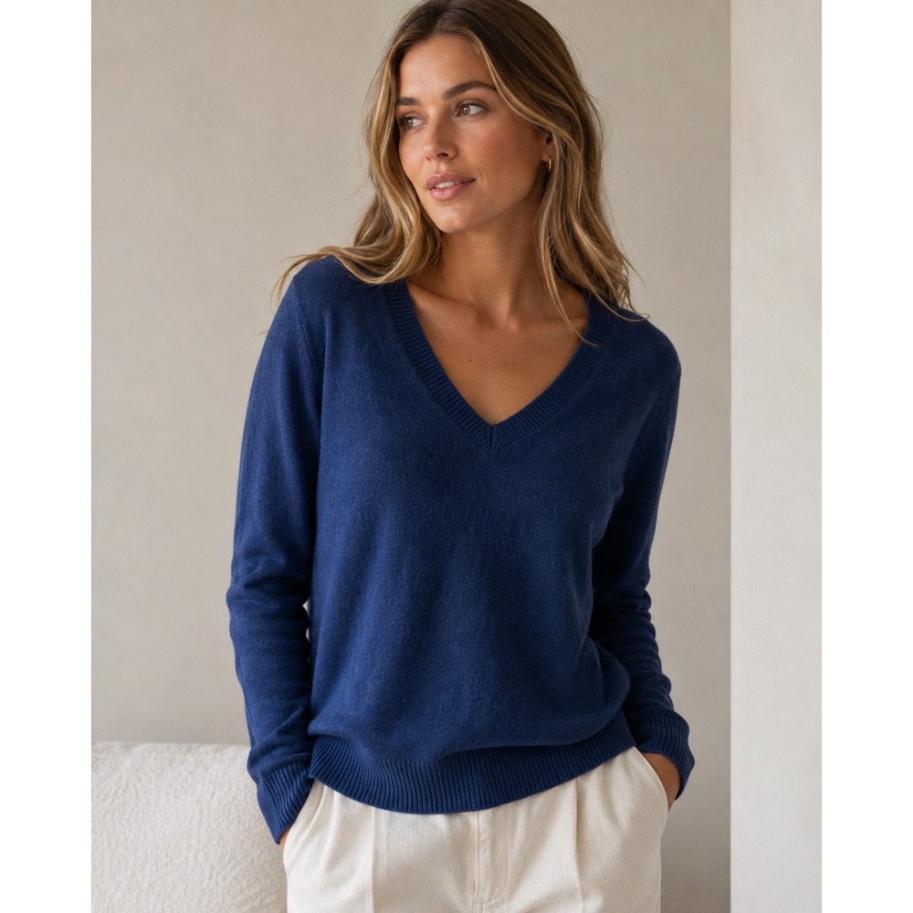 Theory V-Neck Feather Cashmere Sweater Blue Capsule Quiet Luxury Womens Medium